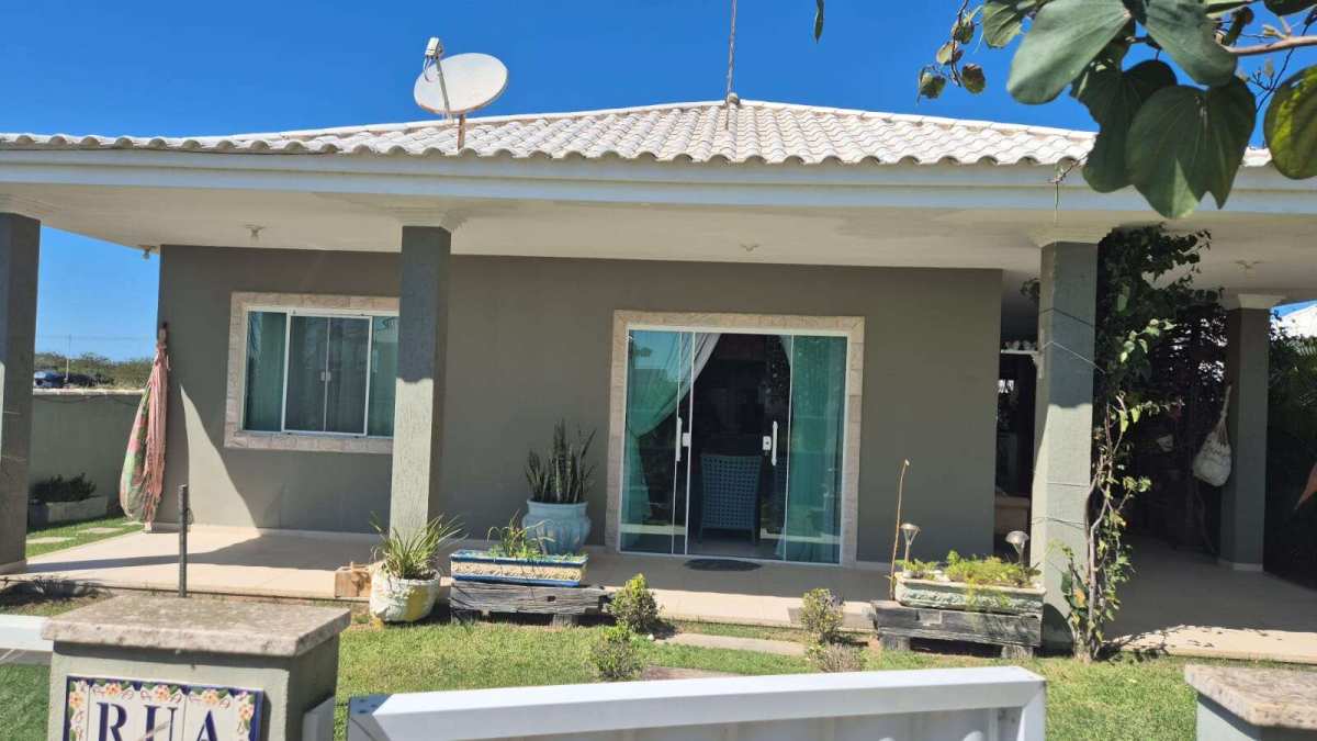 Casa de 02 quartos e piscina no condomínio Village Valtelina em Arraial do Cabo